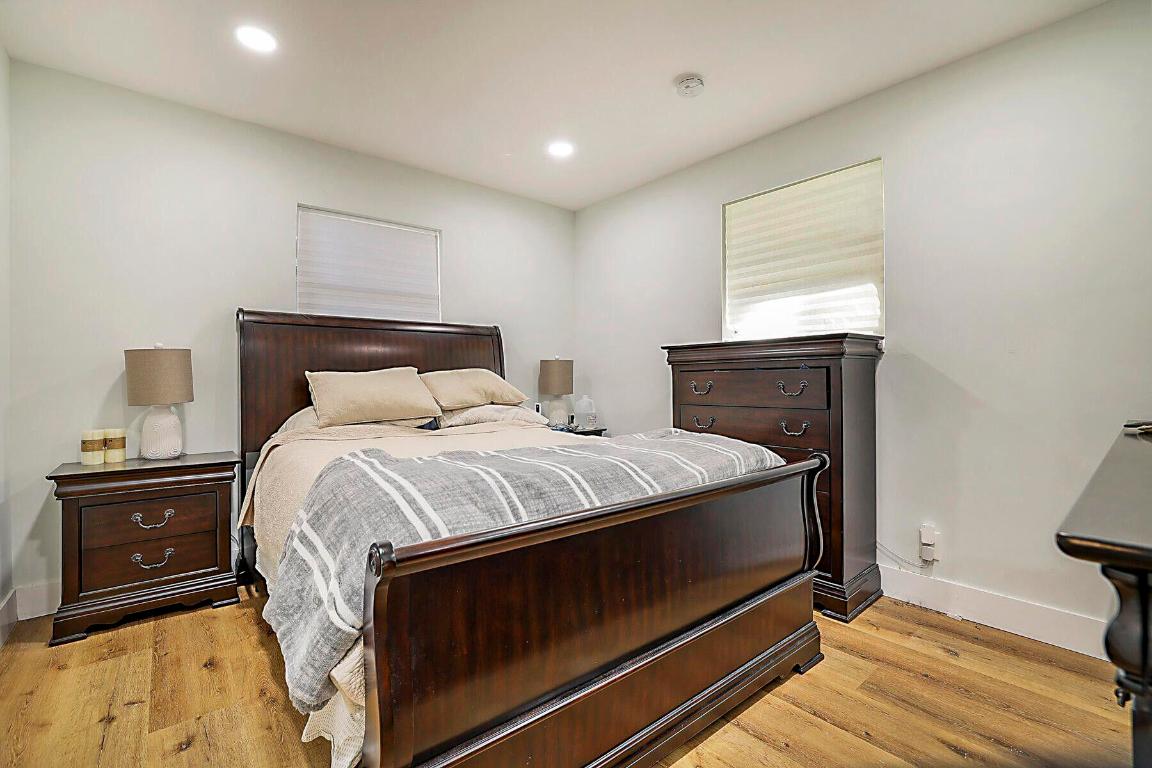 LAUDERDALE VILLAS - Residential