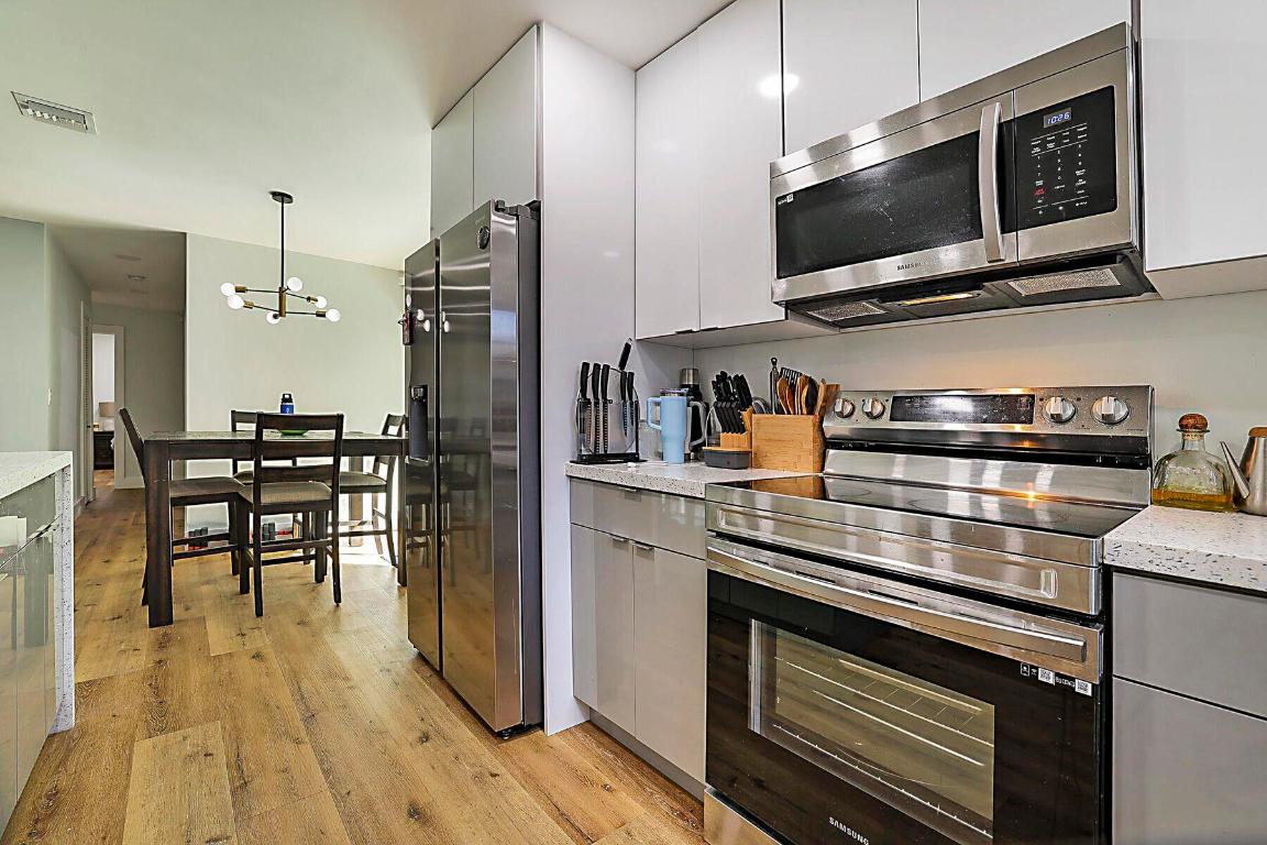 LAUDERDALE VILLAS - Residential