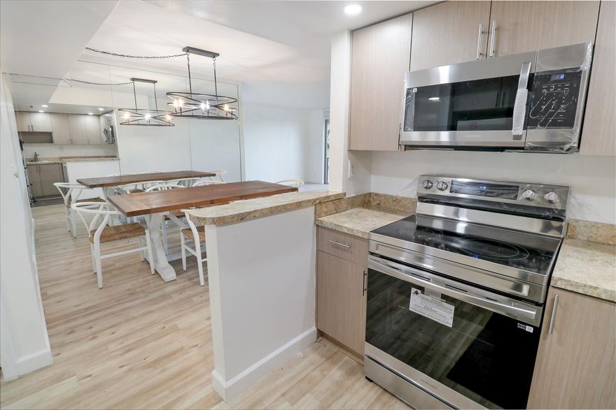Location, location, beautiful 5th floor unit views of the golf course, and lake, this unit offer renovated bathrooms, new appliances, and modern blinds, NEW A/C popcorn celling removed and kitchen cabinets. Comes with assigned parking and plenty of guest parking. Exterior storage at elevator, and each floor has its own washer/dryer, key entry for elevators for added security. Property is close to highways, airport, beaches, universities (Nova/NSU, FAU, BC), food and shopping. Great walking neighborhood.