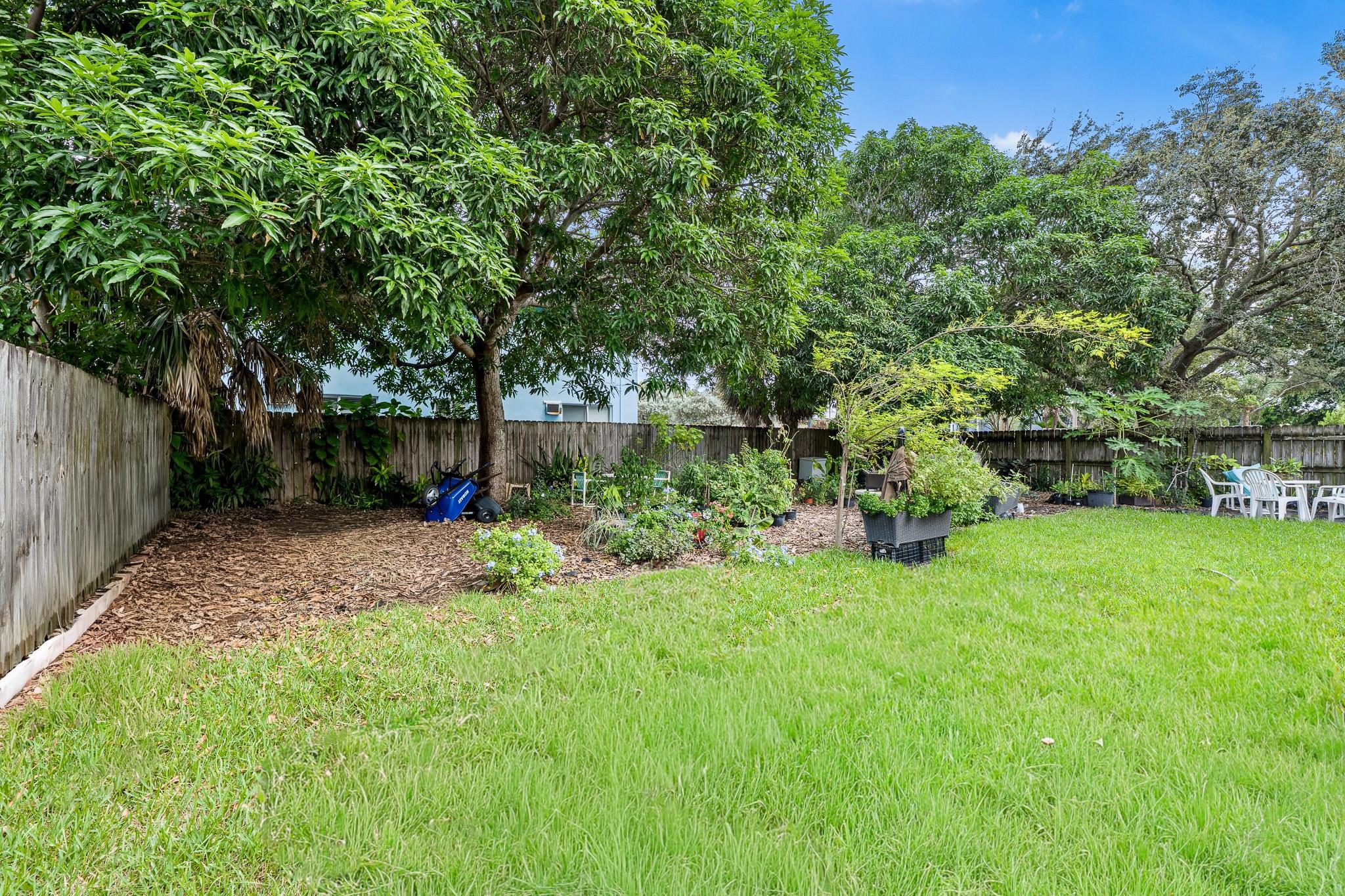 Cresthaven 4 38-10 B - Residential
