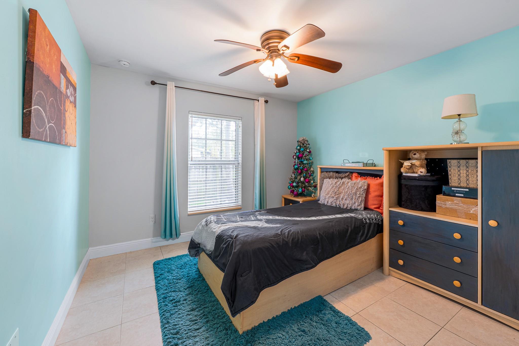 Cresthaven 4 38-10 B - Residential