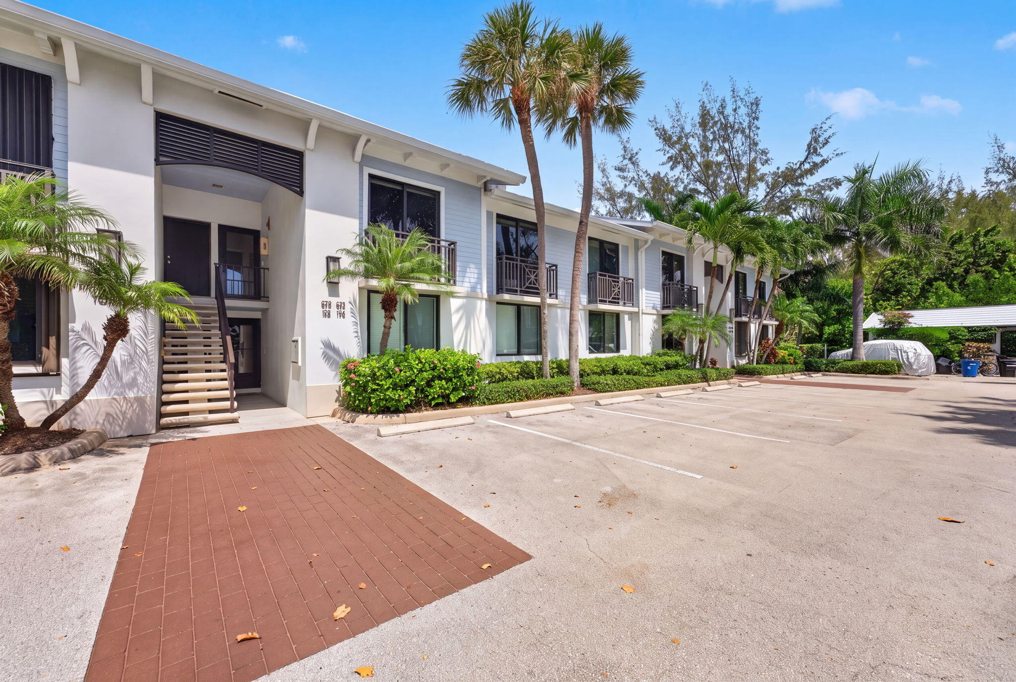 1555 S OCEAN Lane 274