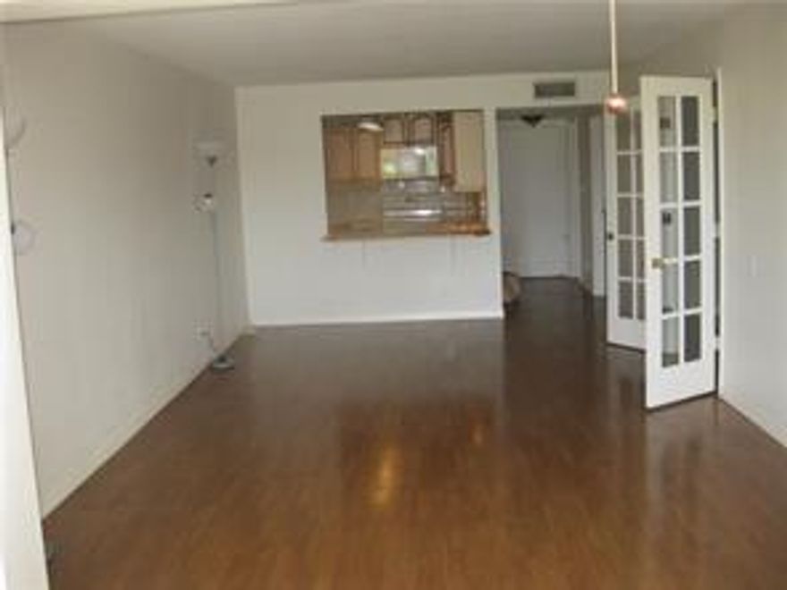 very cute 1 bedroom 1/1/2baths.Great view , French doors to the bedroom, master bath updated. Walk in closet. This a great investor unit, tenant would like to remain if possible.Great little get a way condo for the season. Come to paradise this winter! Great Tenant living there for 3 years, she would like to stay. If investor is interested tenant understands rent to be raised.Please give adequate notice to see unit