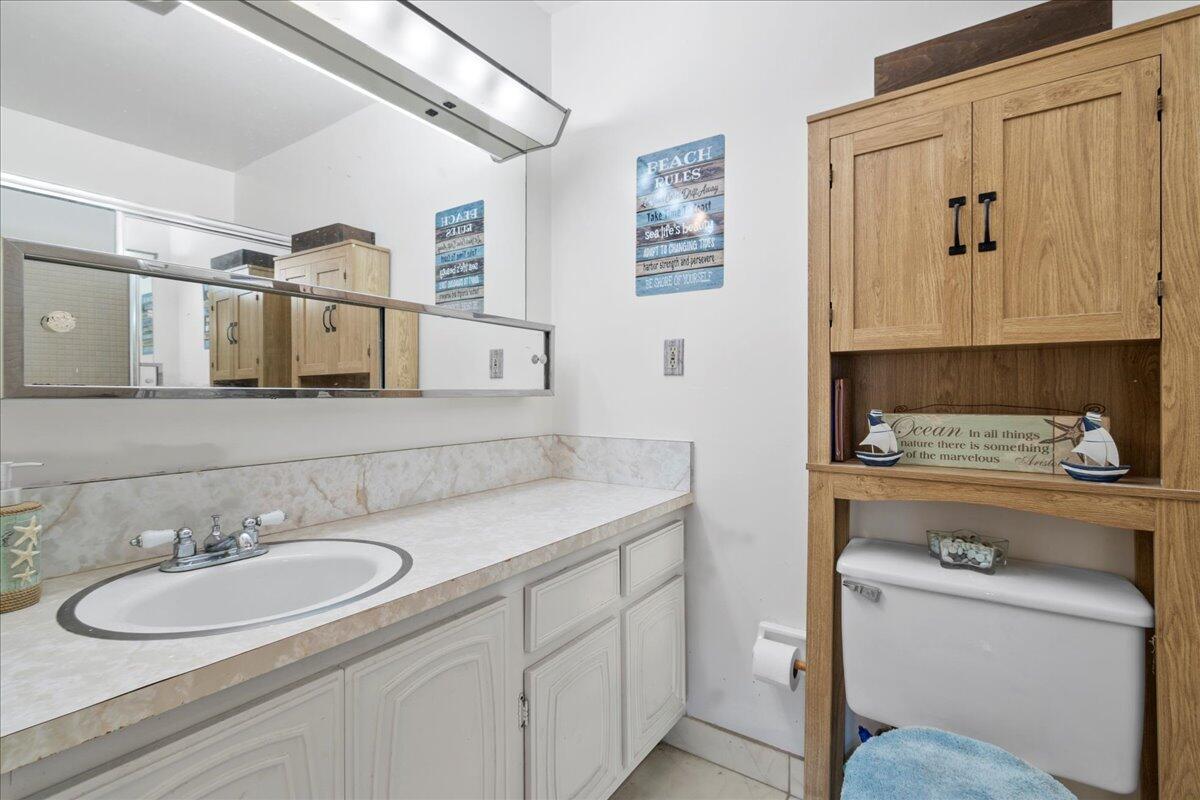 HIGH POINT OF DELRAY BEACH COND SEC II, N 1155 FT - Residential