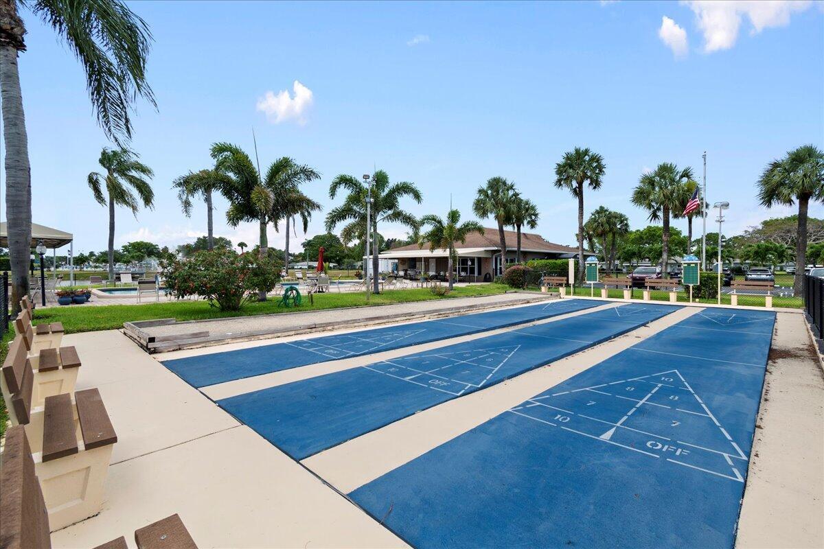 HIGH POINT OF DELRAY BEACH COND SEC II, N 1155 FT - Residential