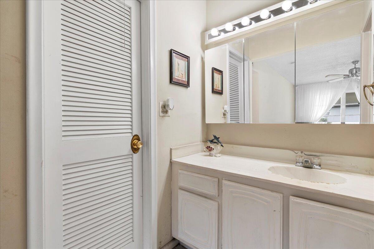 HIGH POINT OF DELRAY BEACH COND SEC II, N 1155 FT - Residential