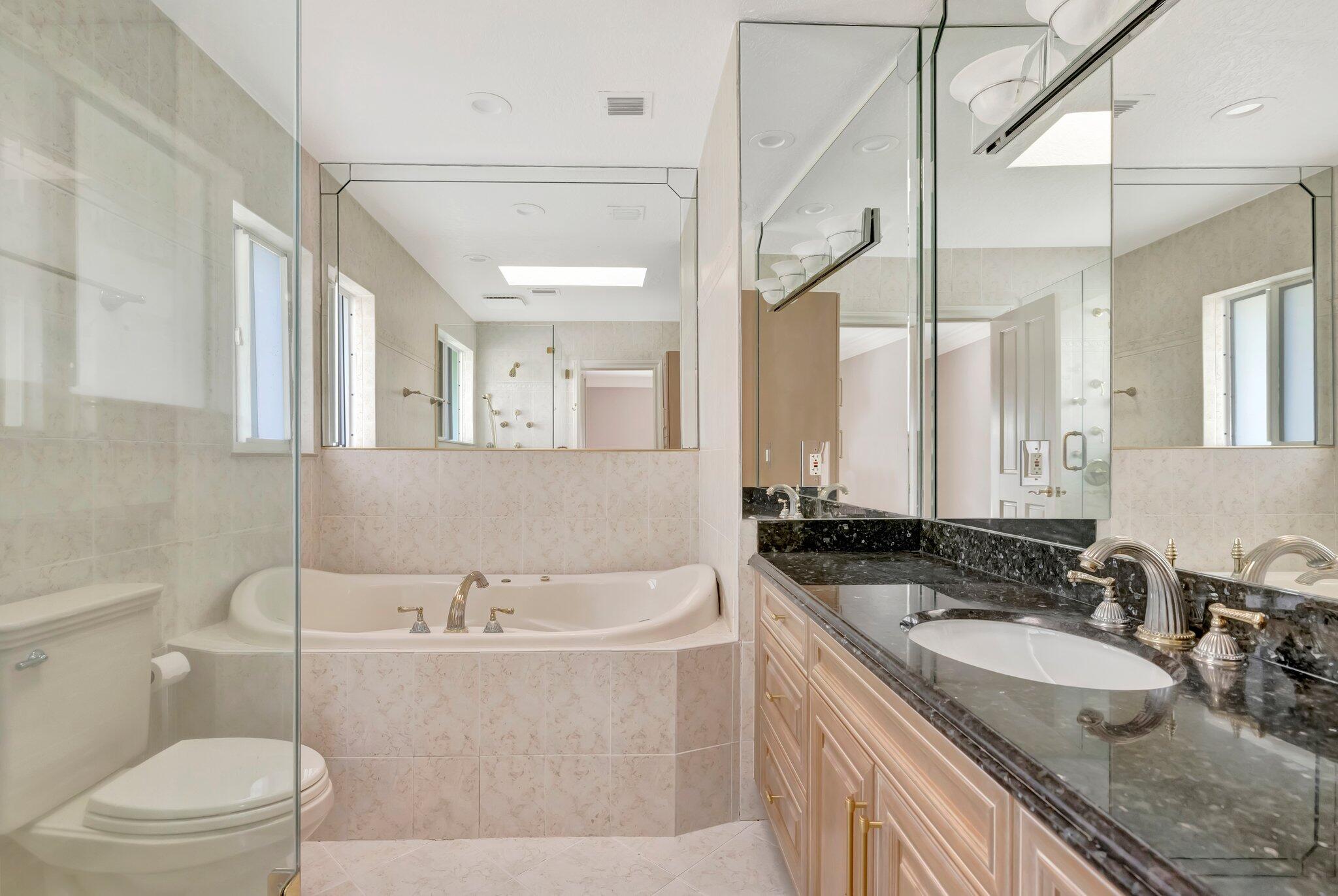 VENETIAN ISLES 1ST SEC - Residential