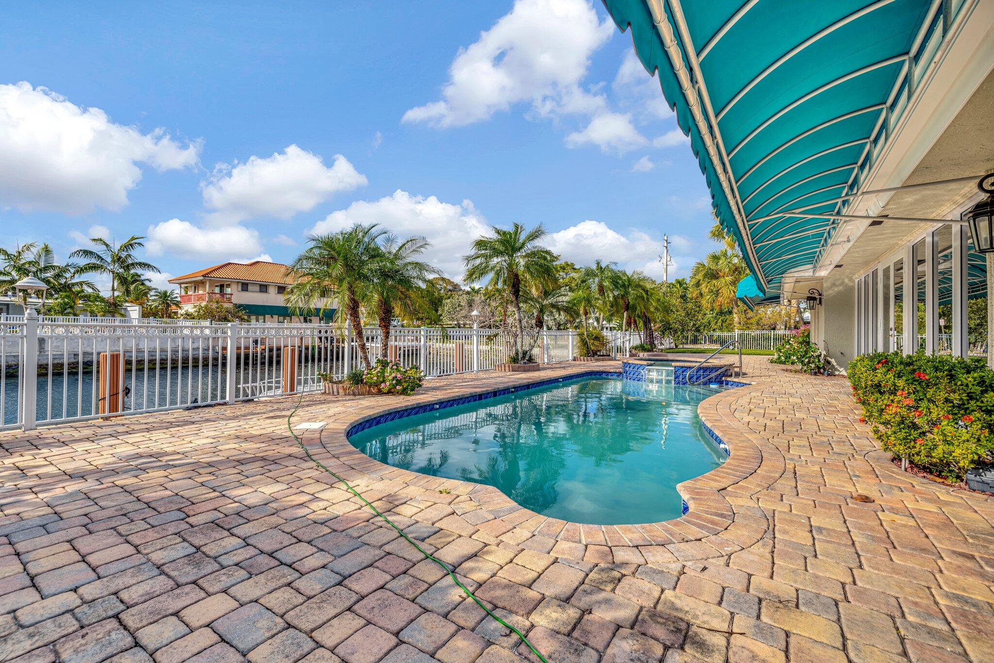 VENETIAN ISLES 1ST SEC - Residential