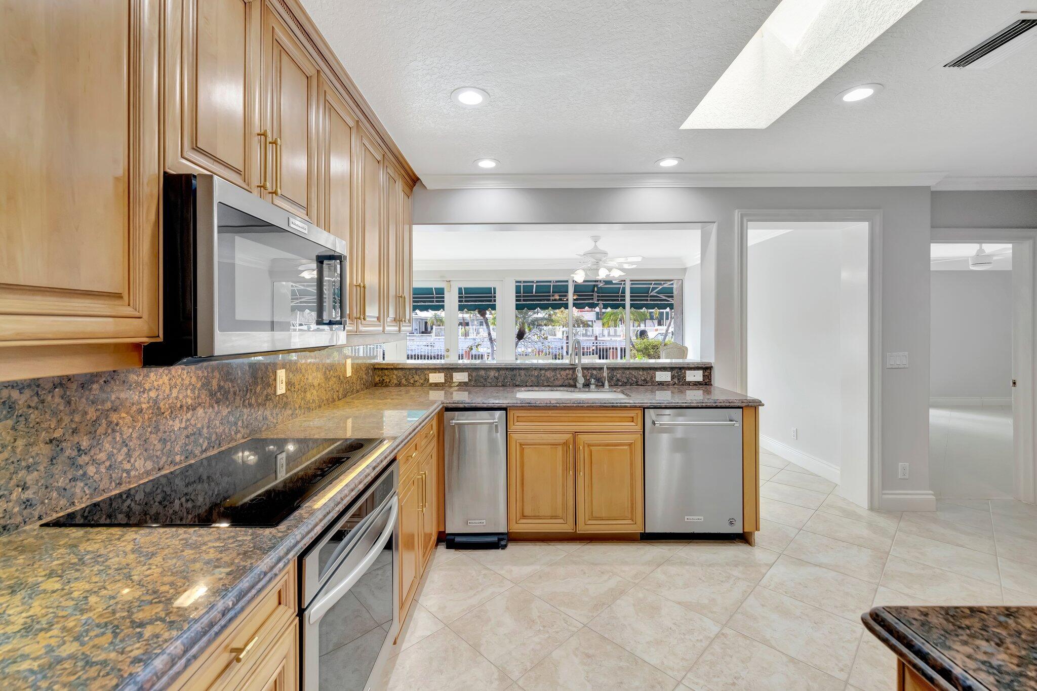 VENETIAN ISLES 1ST SEC - Residential