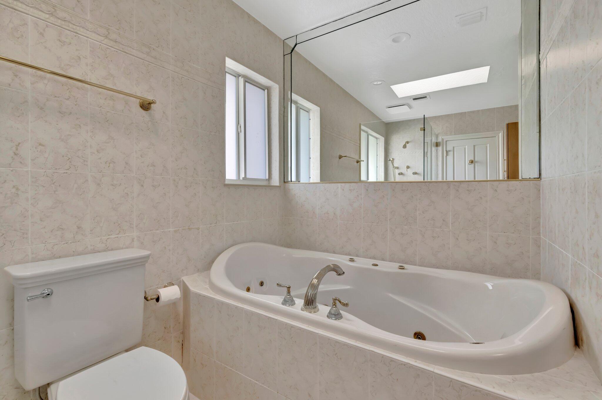 VENETIAN ISLES 1ST SEC - Residential