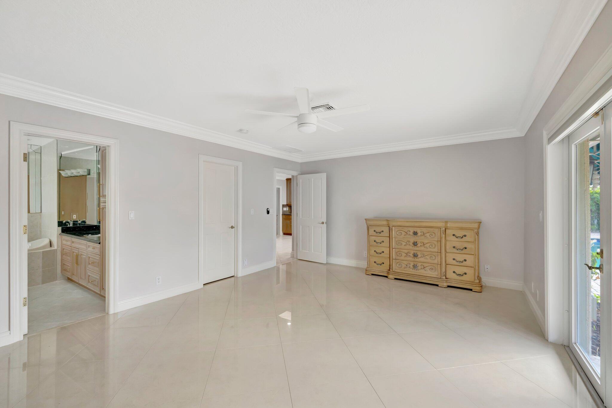 VENETIAN ISLES 1ST SEC - Residential