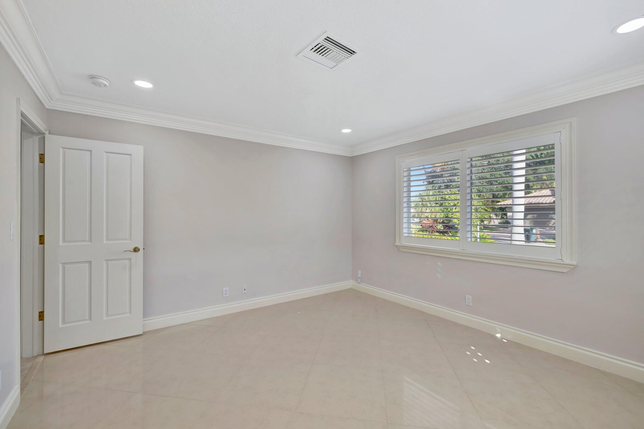 VENETIAN ISLES 1ST SEC - Residential