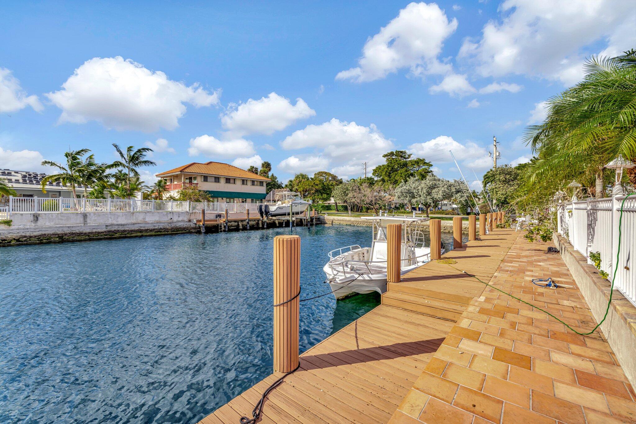 VENETIAN ISLES 1ST SEC - Residential