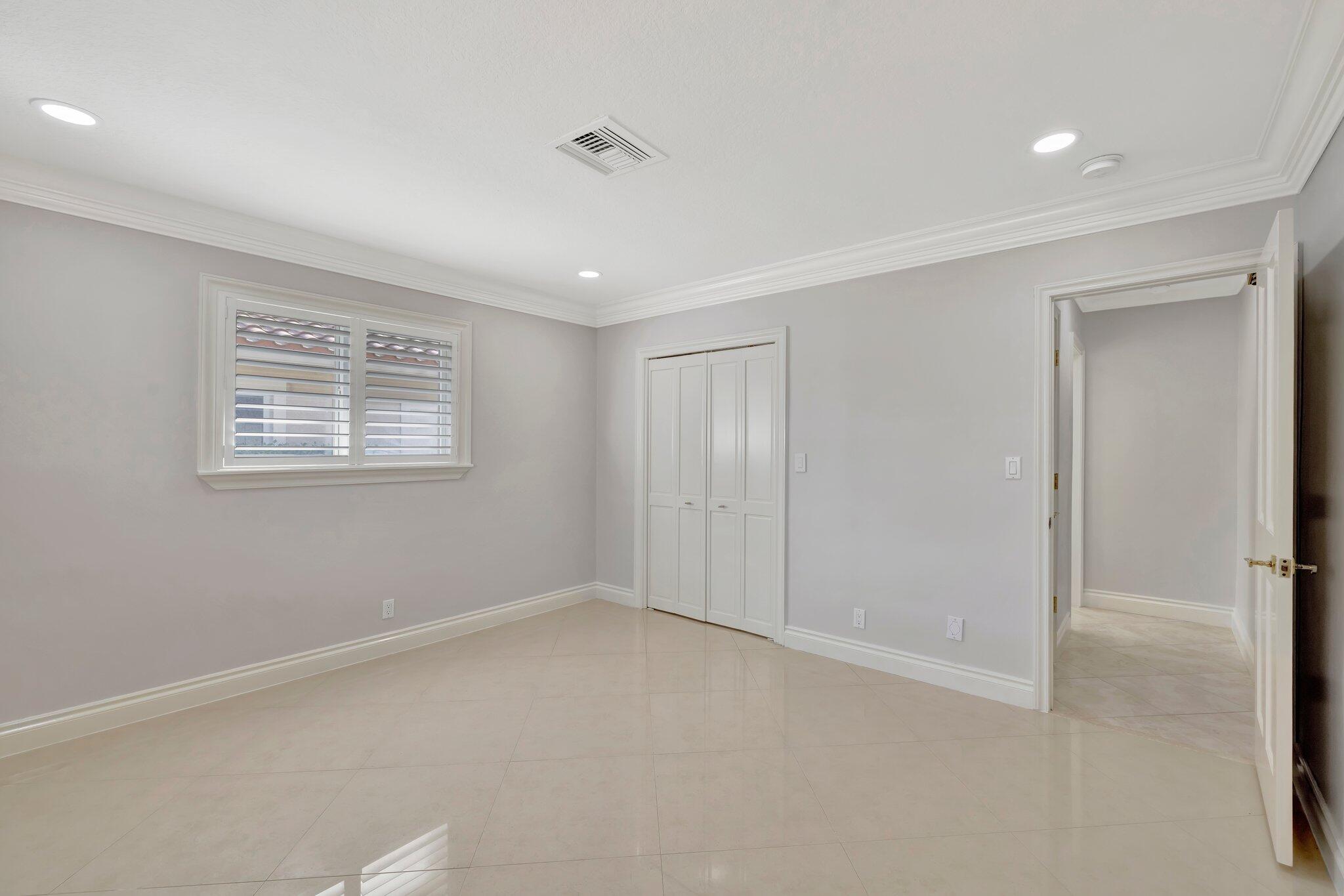 VENETIAN ISLES 1ST SEC - Residential