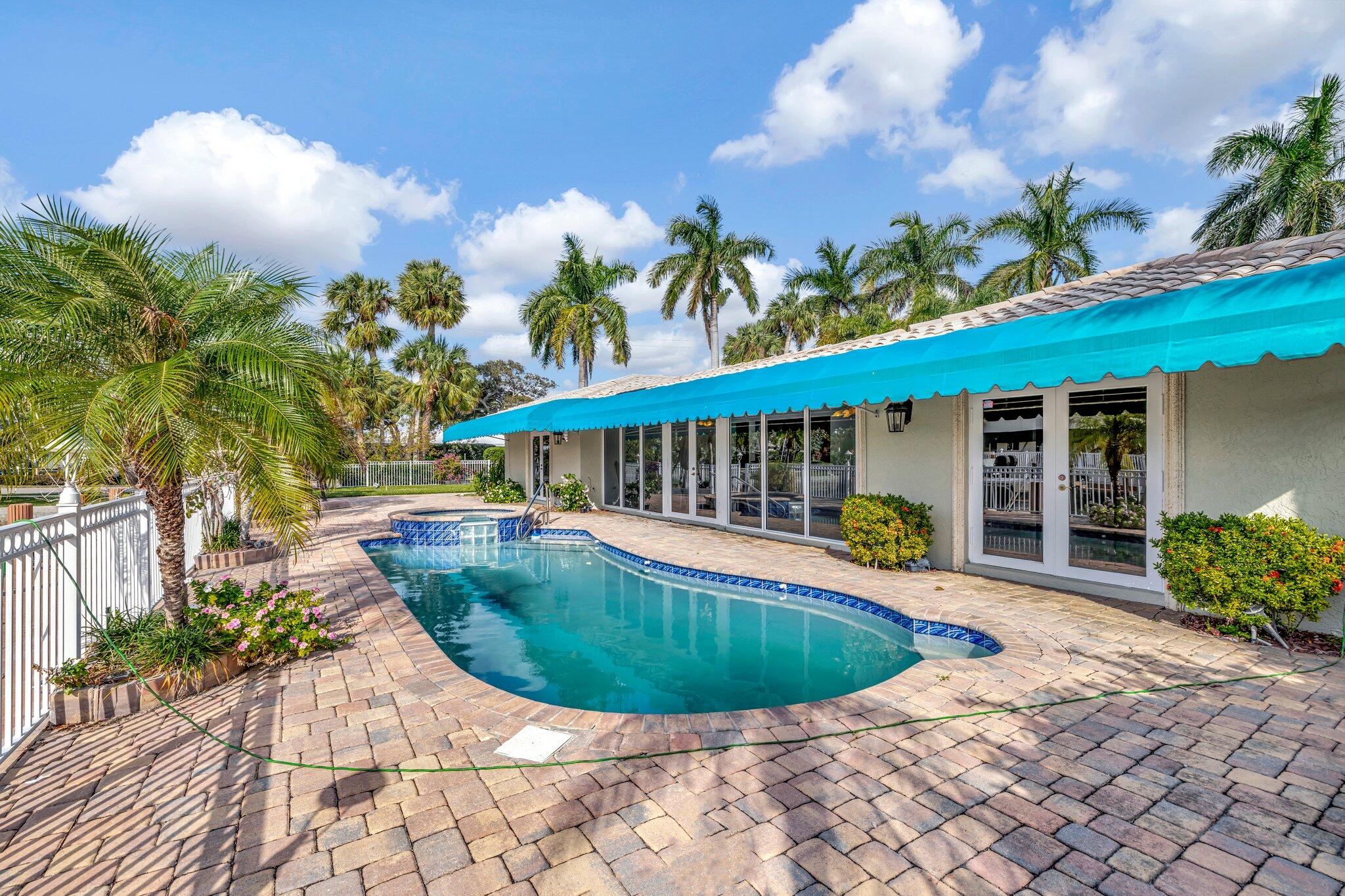 VENETIAN ISLES 1ST SEC - Residential