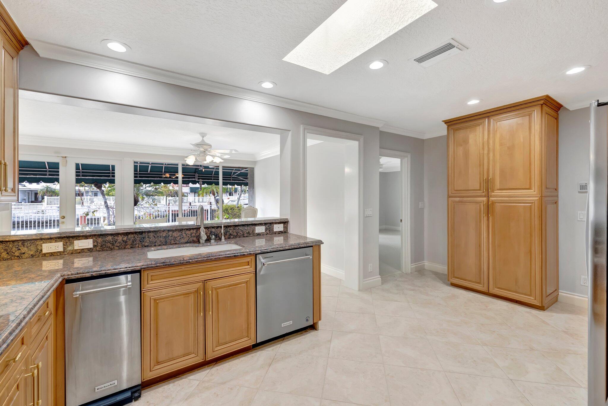 VENETIAN ISLES 1ST SEC - Residential