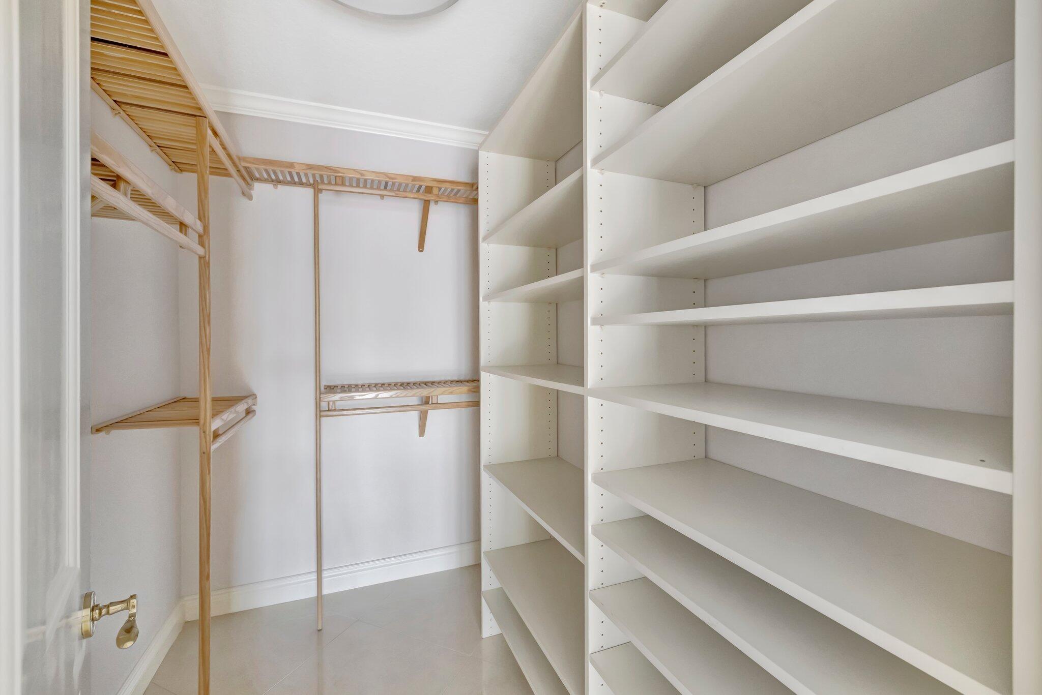 VENETIAN ISLES 1ST SEC - Residential