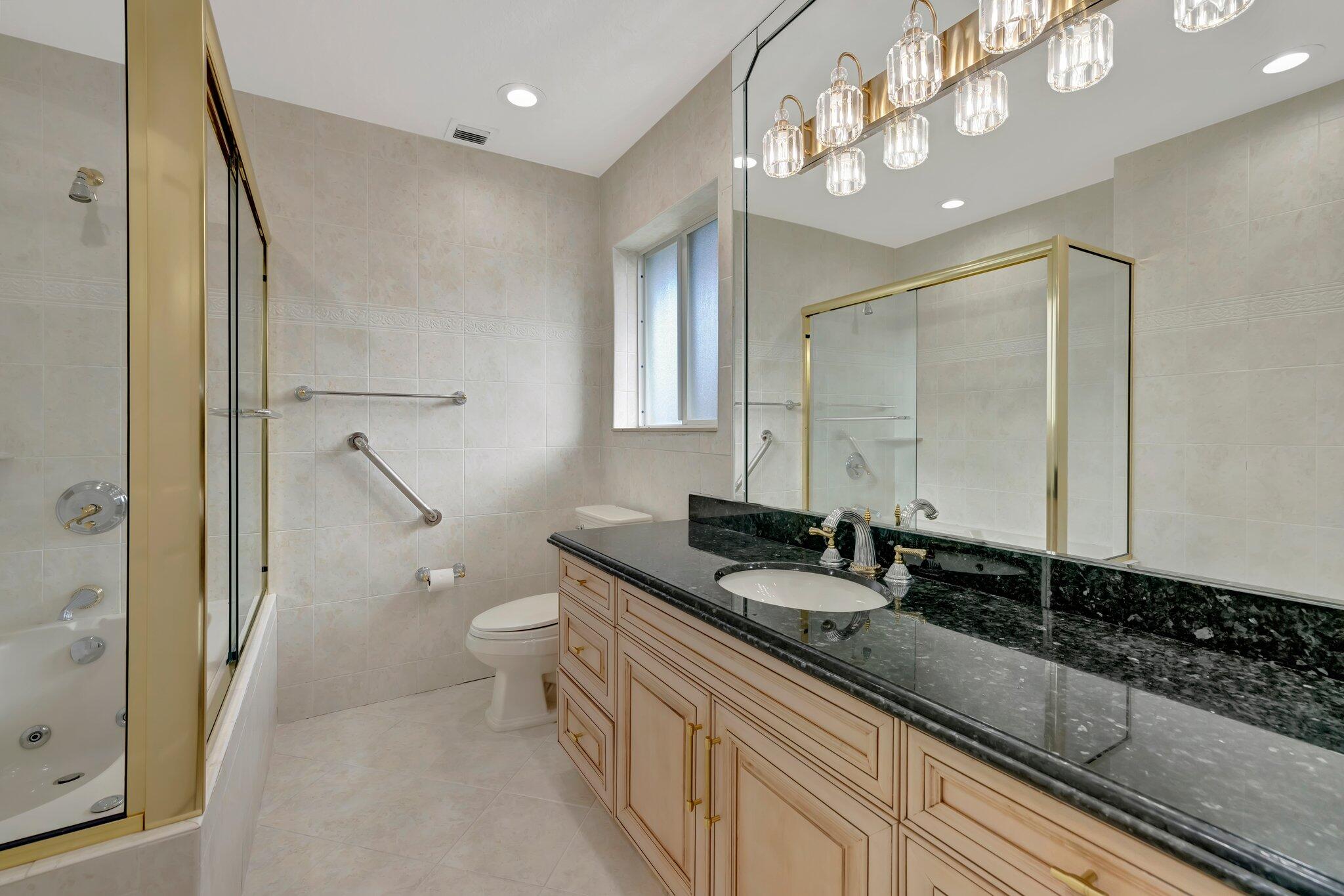 VENETIAN ISLES 1ST SEC - Residential