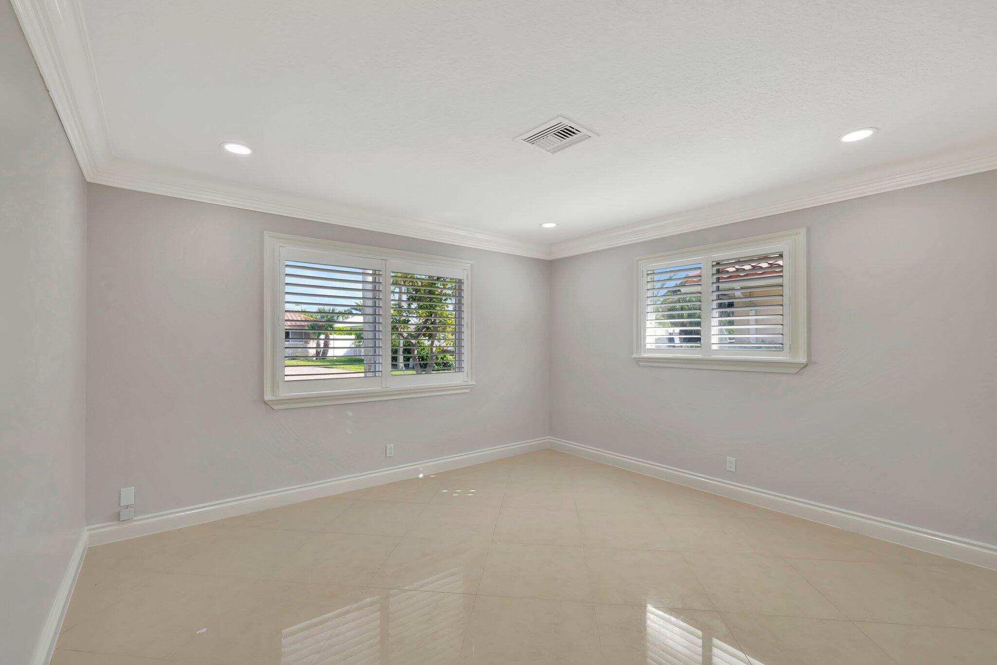 VENETIAN ISLES 1ST SEC - Residential