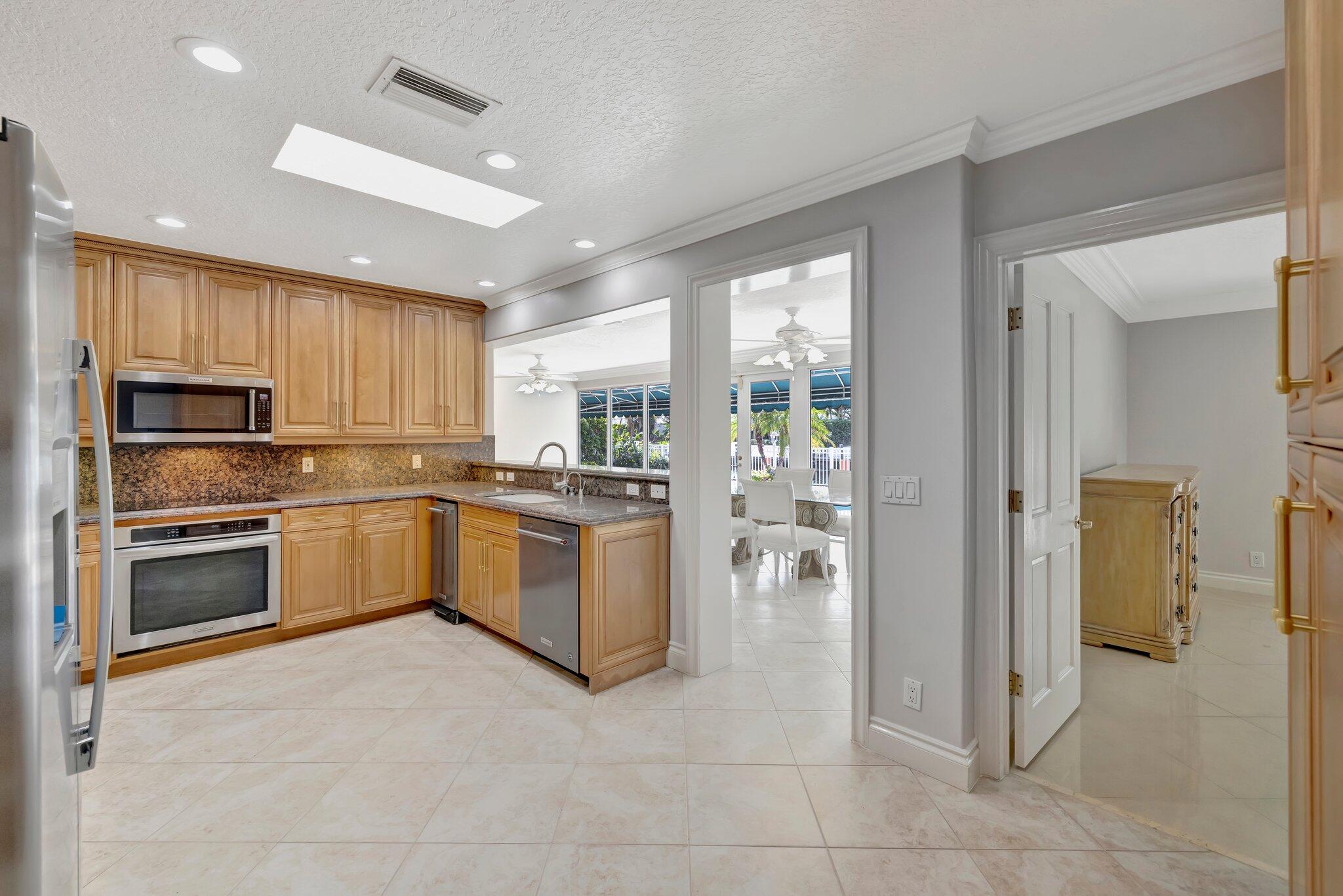 VENETIAN ISLES 1ST SEC - Residential