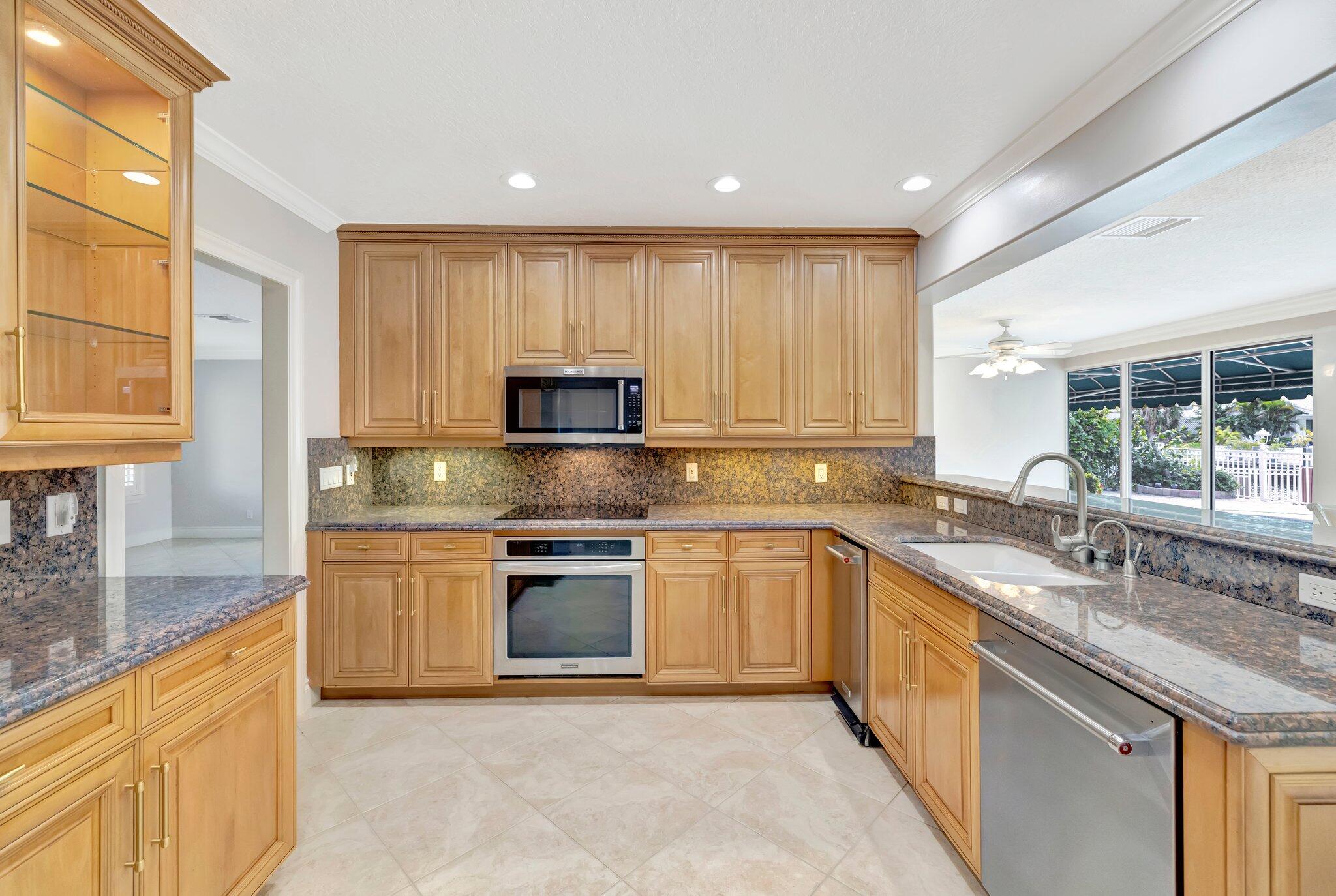 VENETIAN ISLES 1ST SEC - Residential