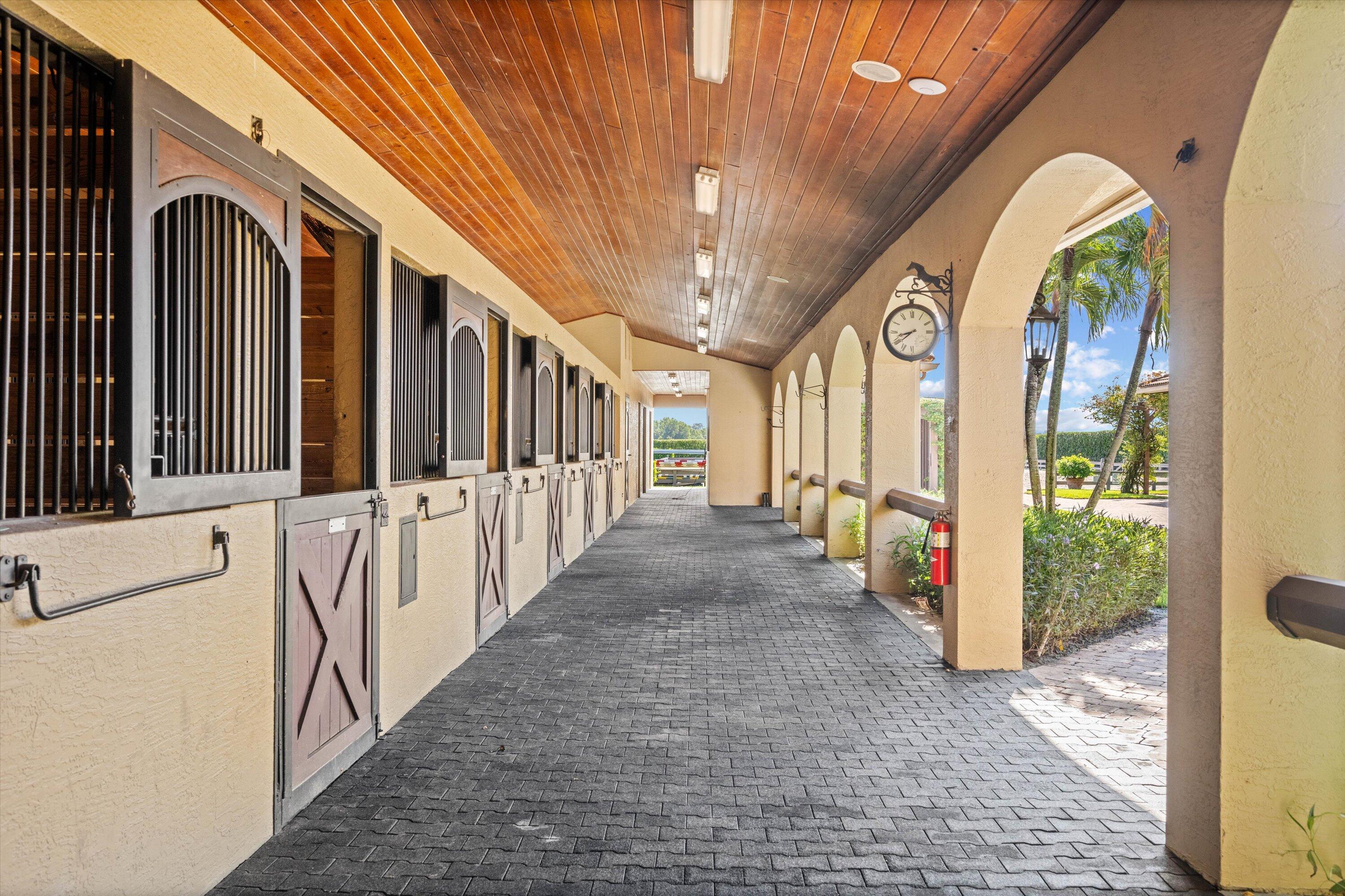 GRAND PRIX FARMS - Land