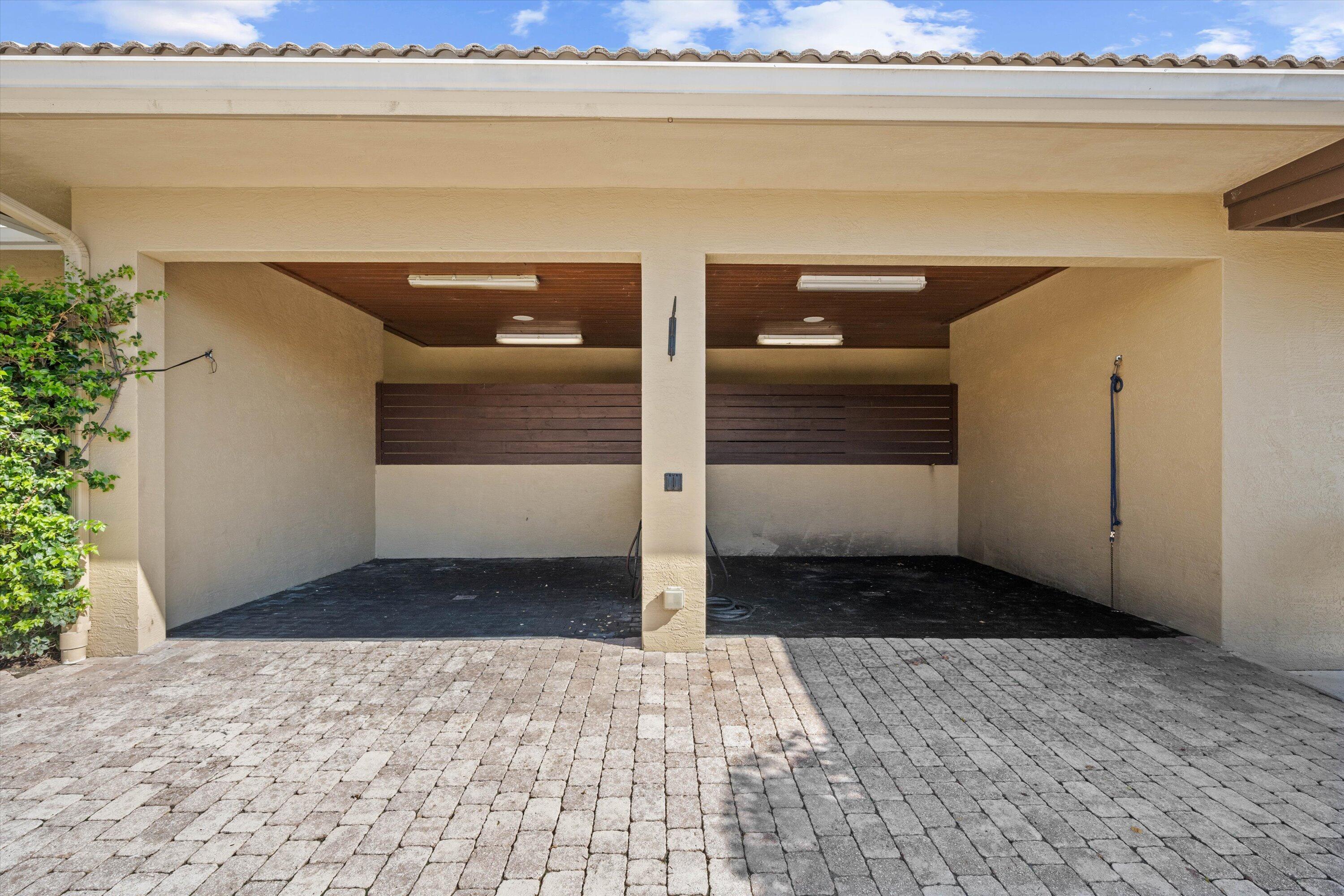 GRAND PRIX FARMS - Land