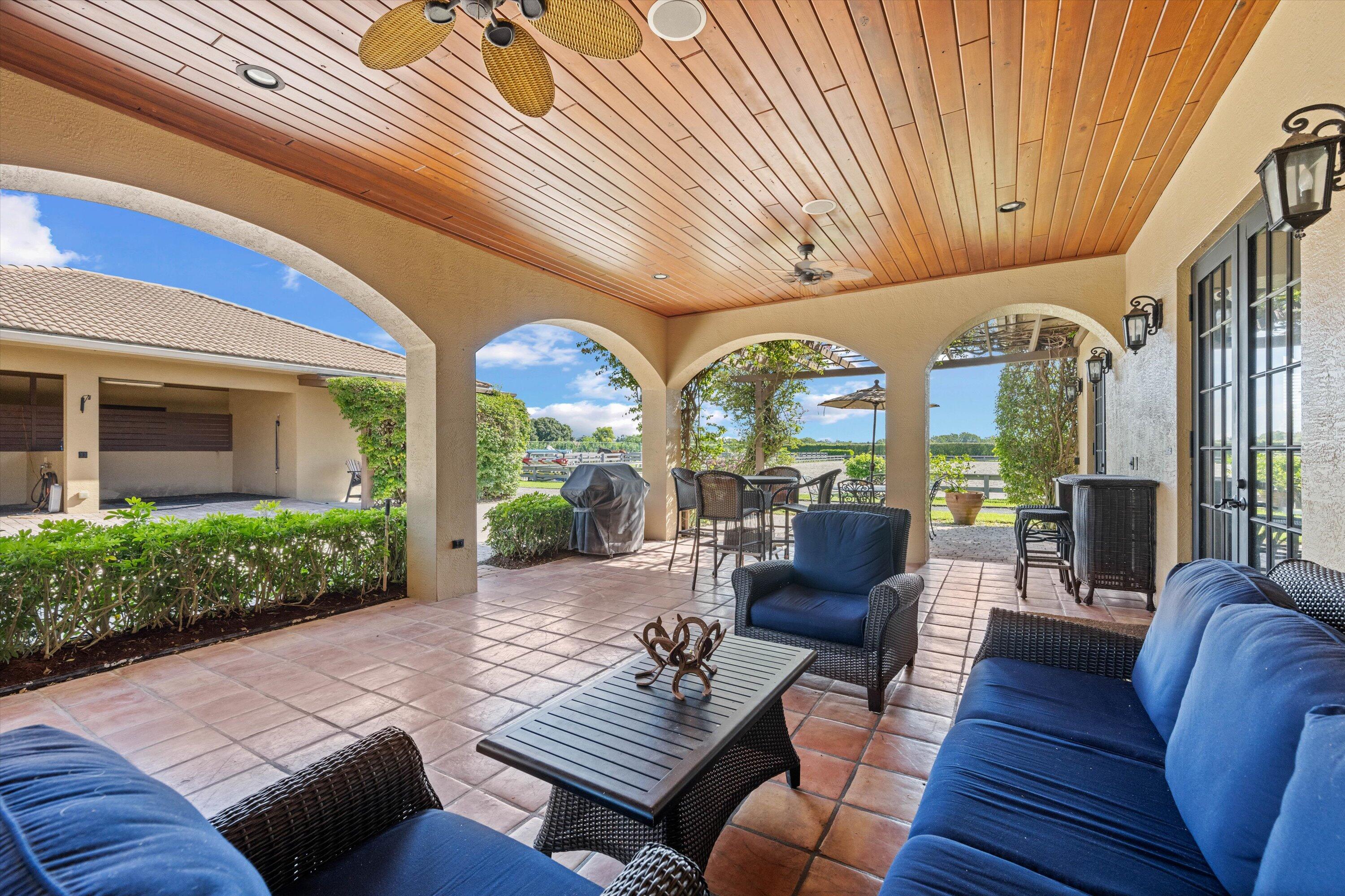 GRAND PRIX FARMS - Land