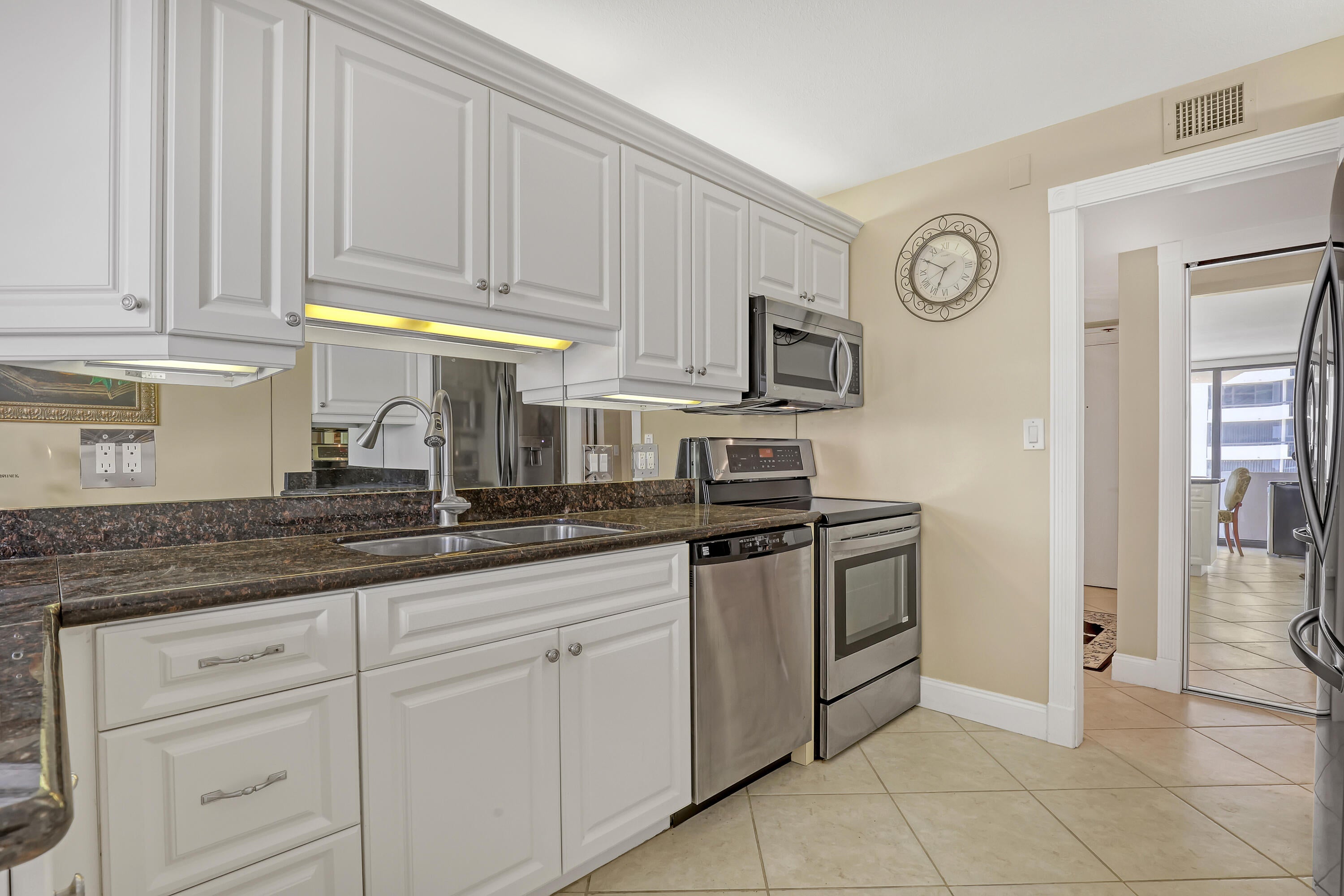 4200 N OCEAN Drive 2-403