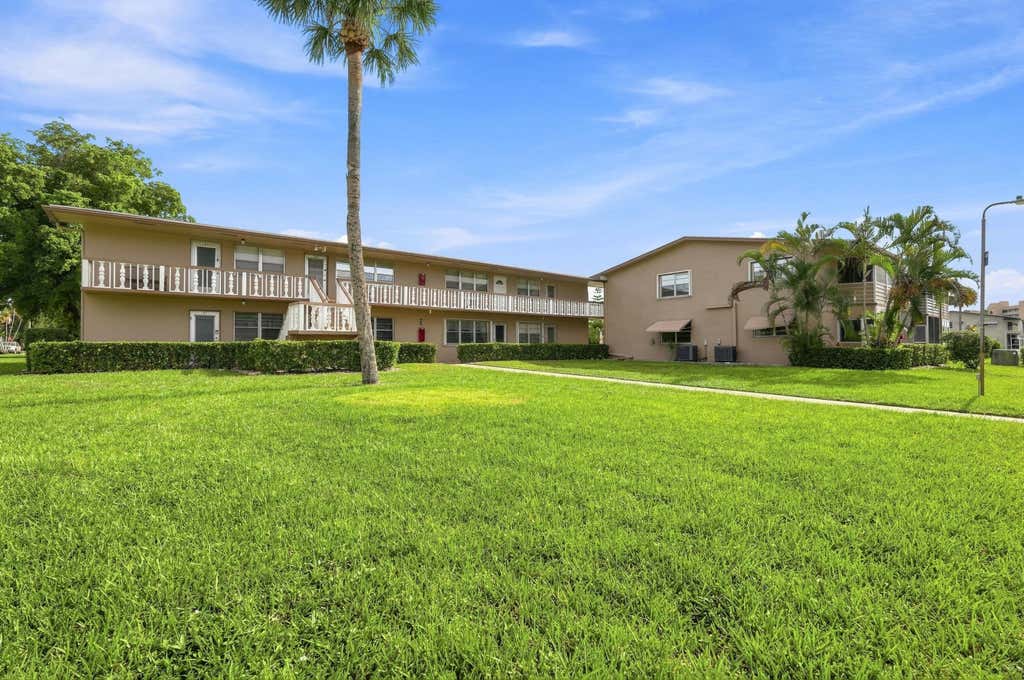 Photo of 98 Norwich E, West Palm Beach, FL 33417 (MLS # B26067938)