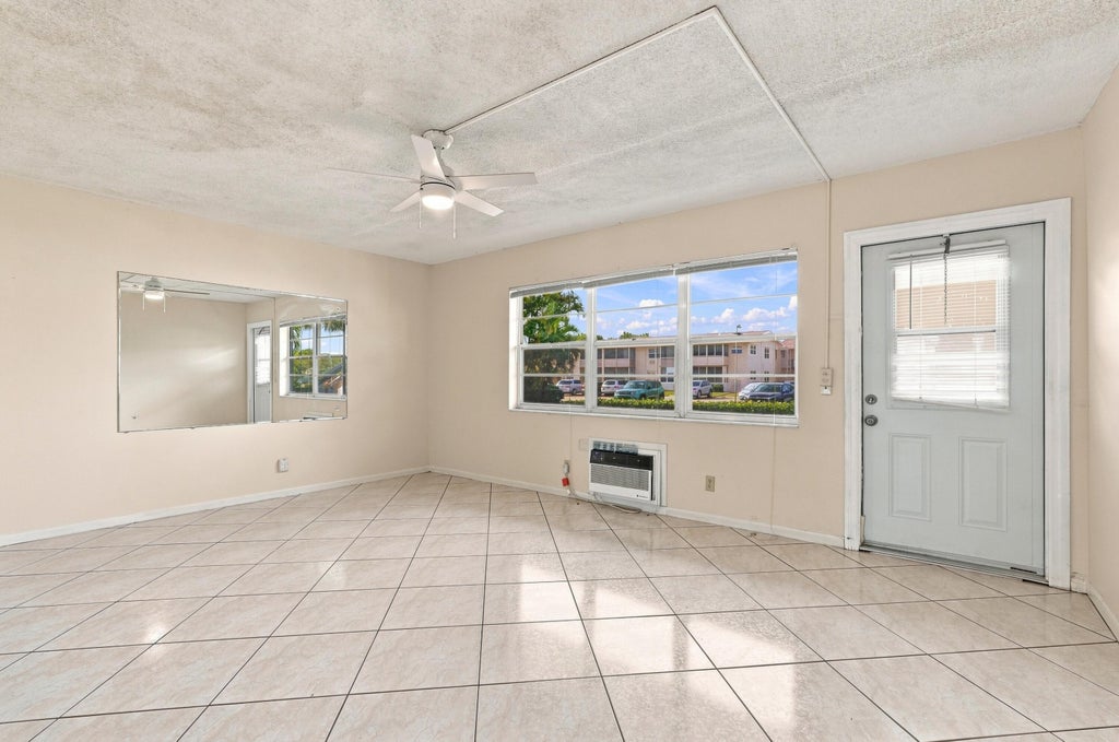 Photo of 98 Norwich E, West Palm Beach, FL 33417 (MLS # B26067938)