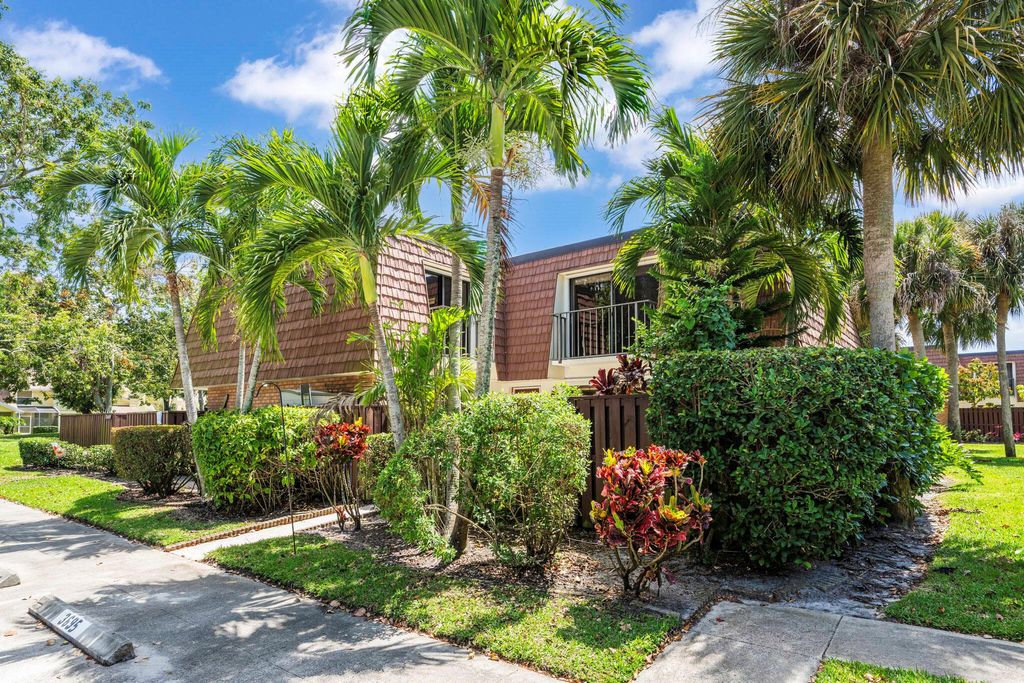 Photo of 3683 SW Sunset Trace Circle, Palm City, FL 34990 (MLS # R11081325)