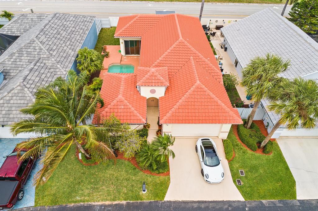 Photo of 161 Executive Circle, Boynton Beach, FL 33436 (MLS # R10695725)