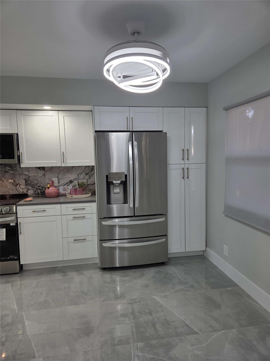 CAYMAN VILLAGE - Residential