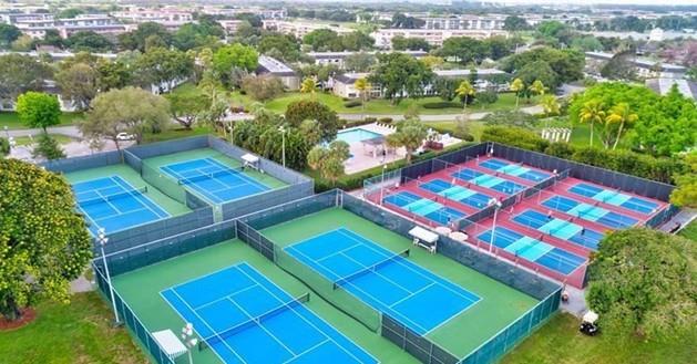 CAYMAN VILLAGE - Residential