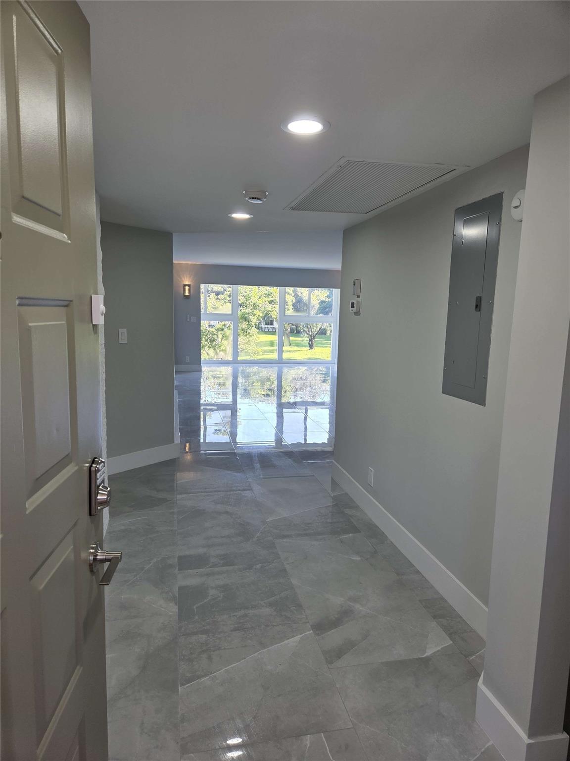 CAYMAN VILLAGE - Residential