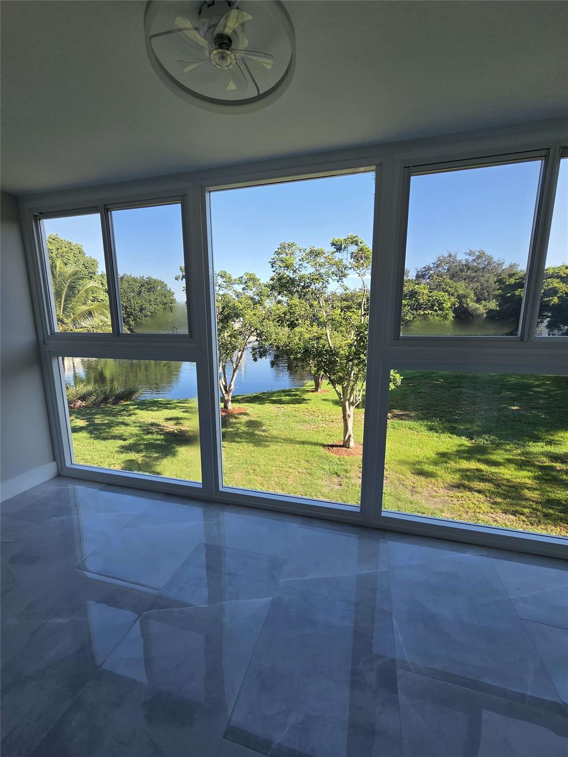 CAYMAN VILLAGE - Residential