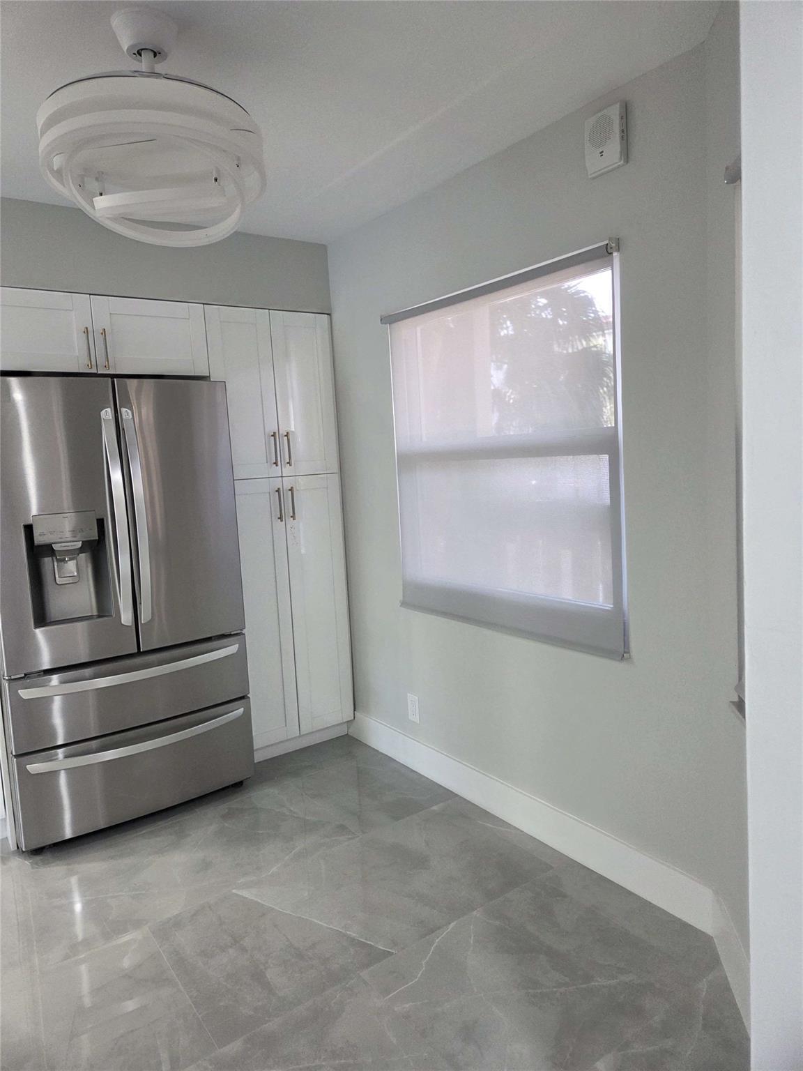 CAYMAN VILLAGE - Residential