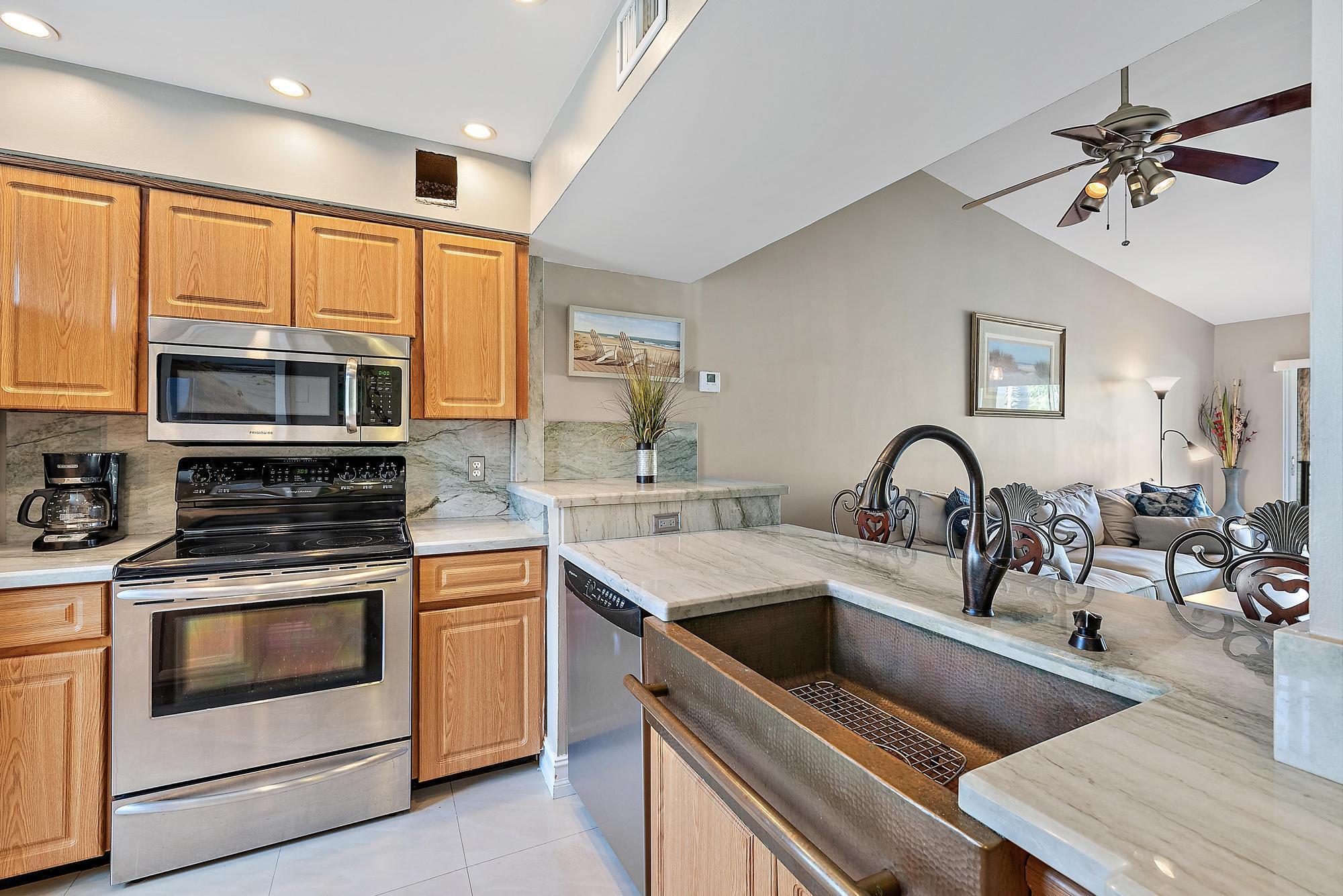 1045 Lake Shore Drive 202