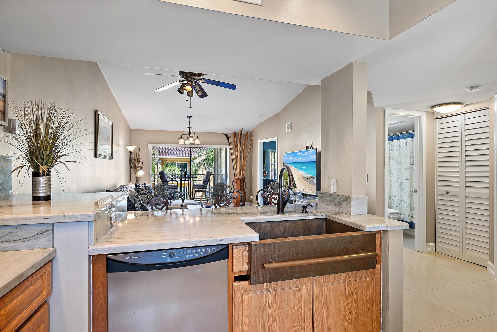 1045 Lake Shore Drive 202
