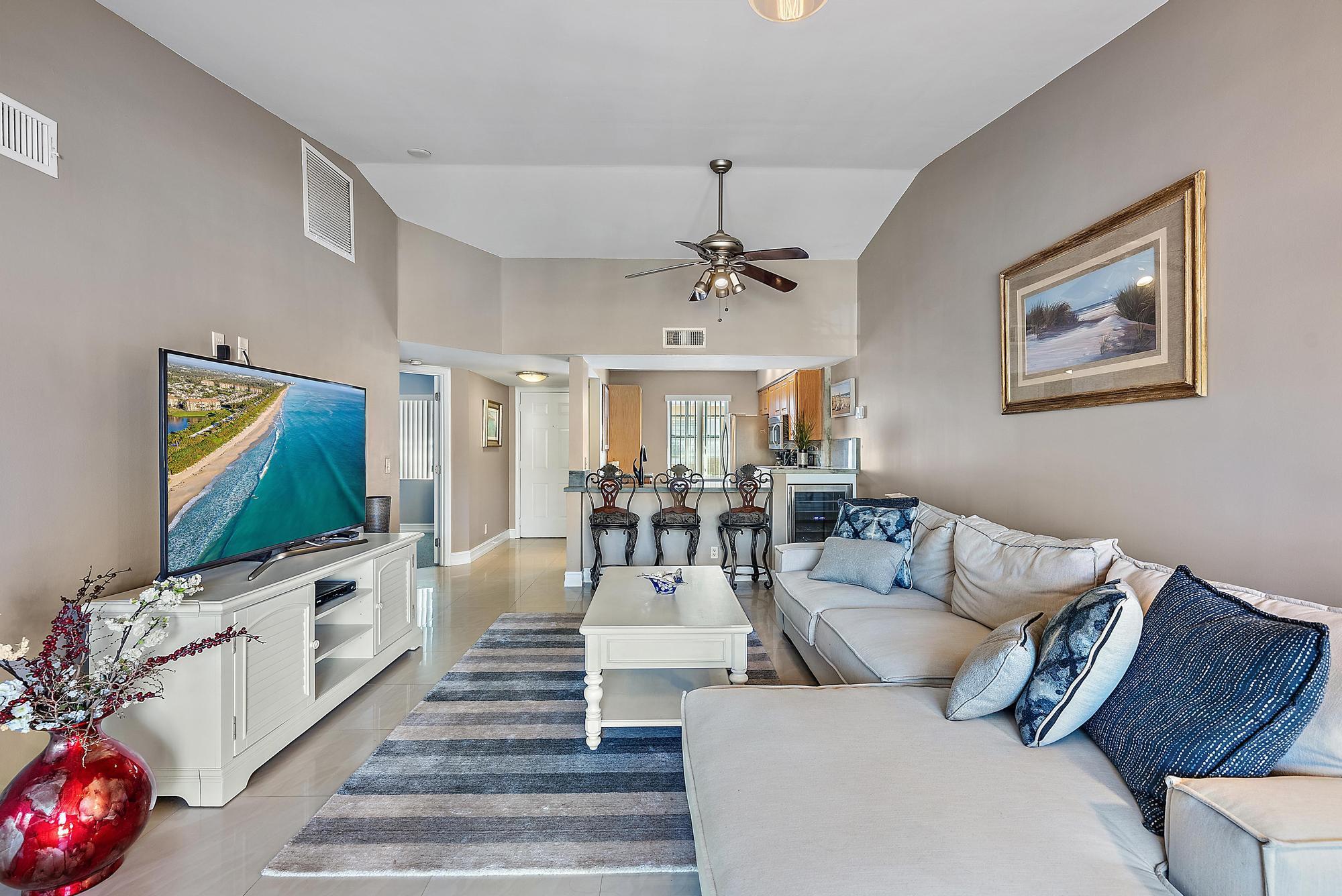 1045 Lake Shore Drive 202