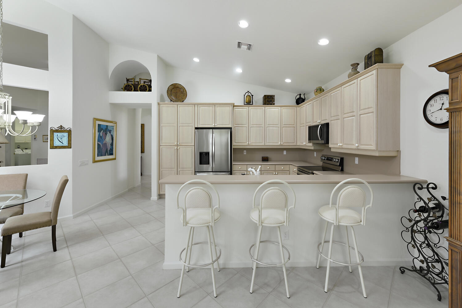 VALENCIA LAKES - Residential