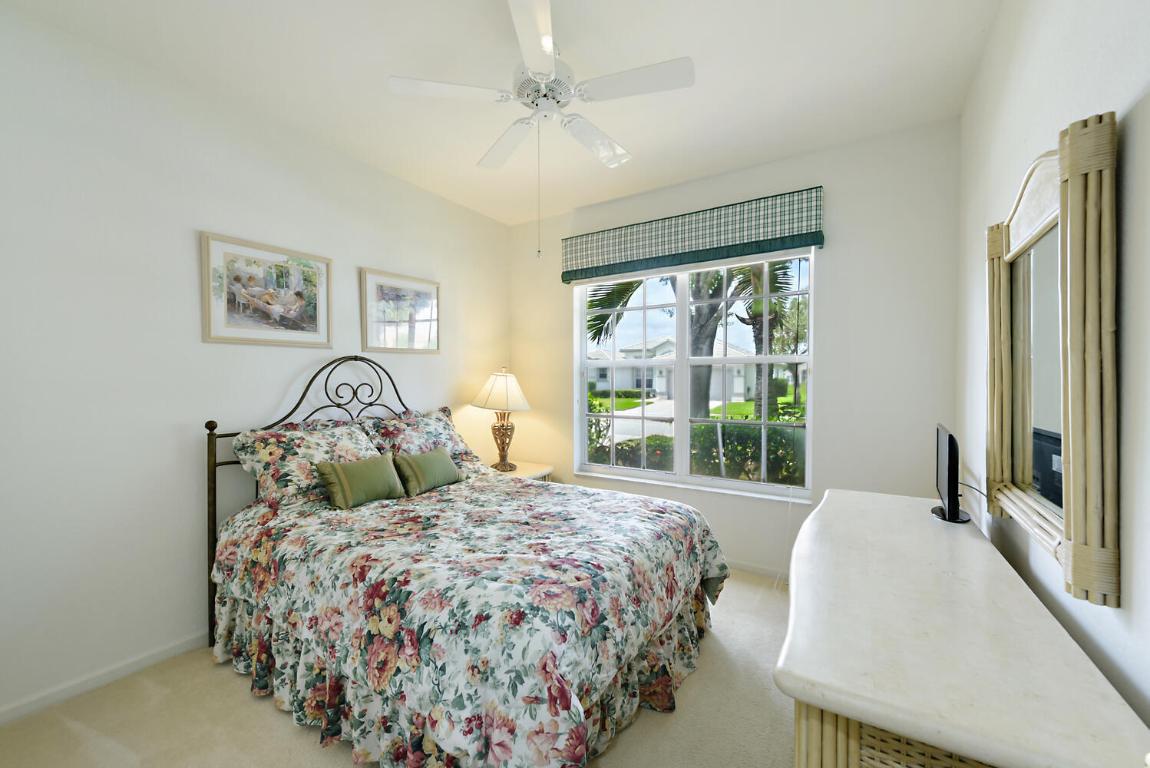 VALENCIA LAKES - Residential