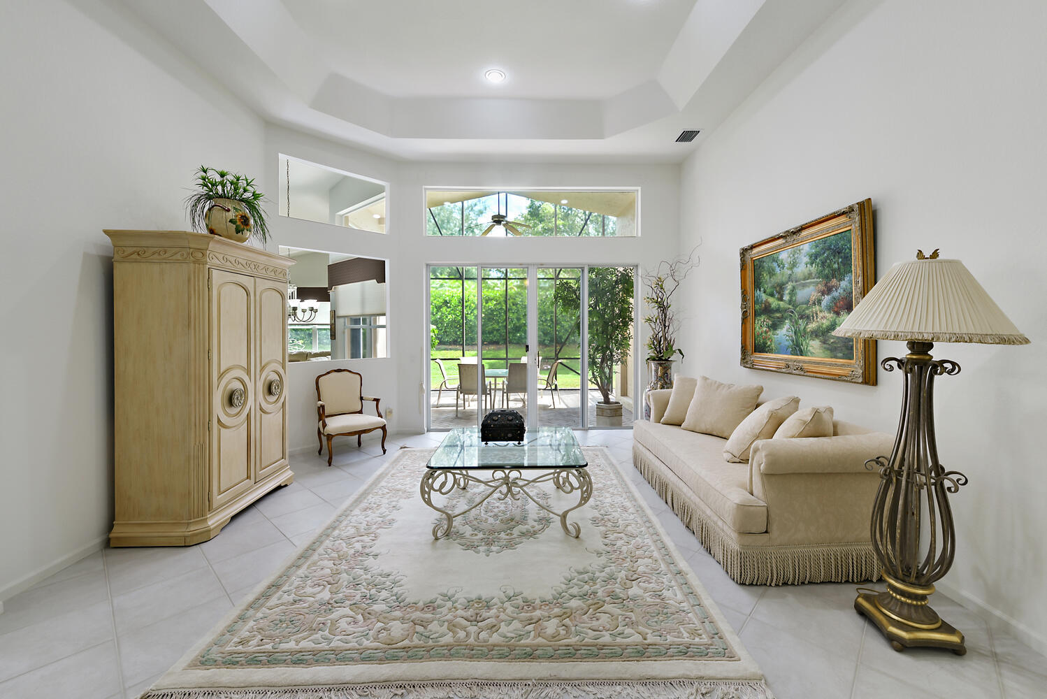 VALENCIA LAKES - Residential