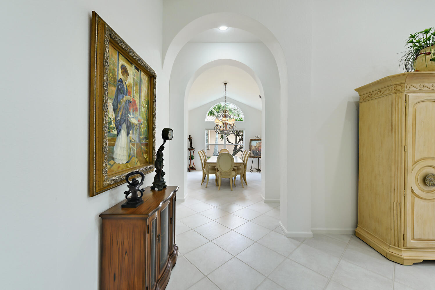 VALENCIA LAKES - Residential