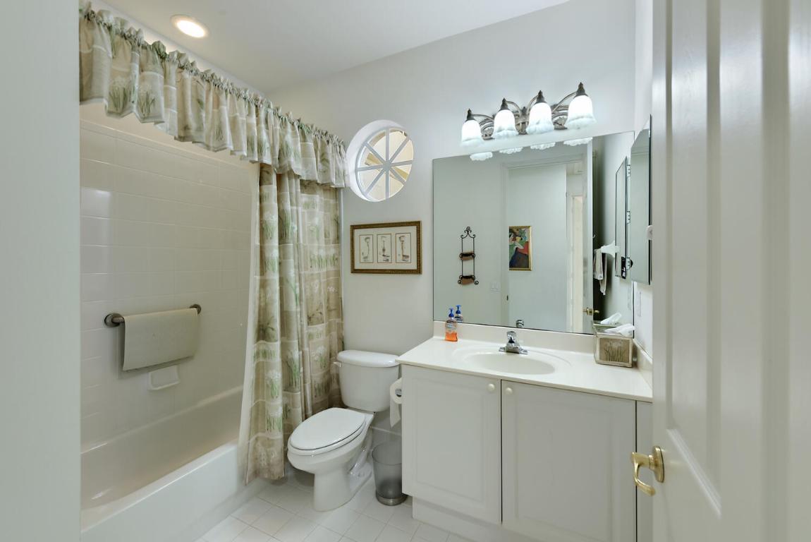 VALENCIA LAKES - Residential