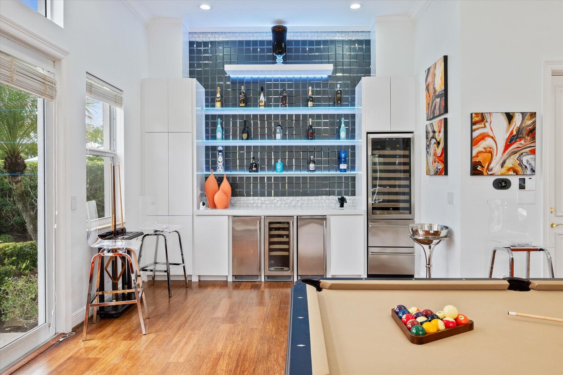 BREAKERS WEST - Residential