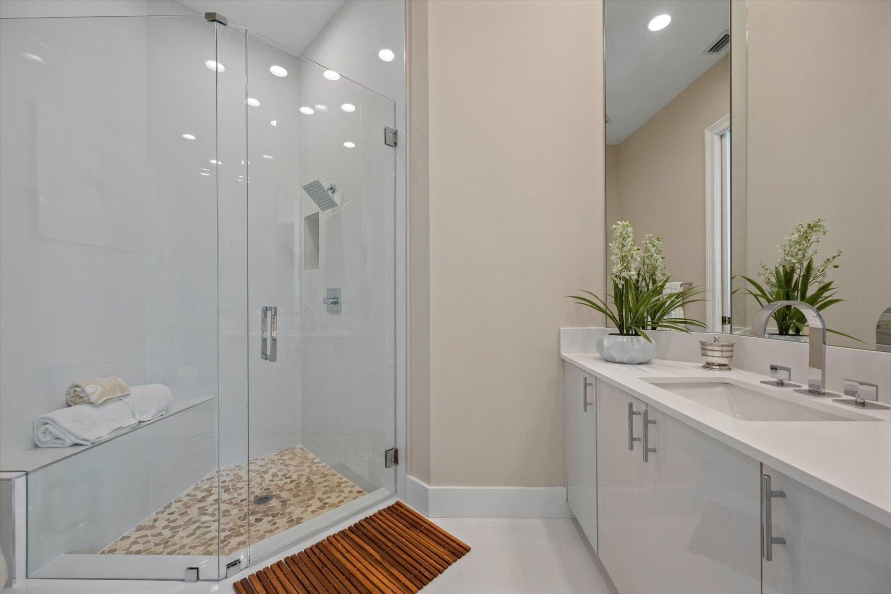 BREAKERS WEST - Residential