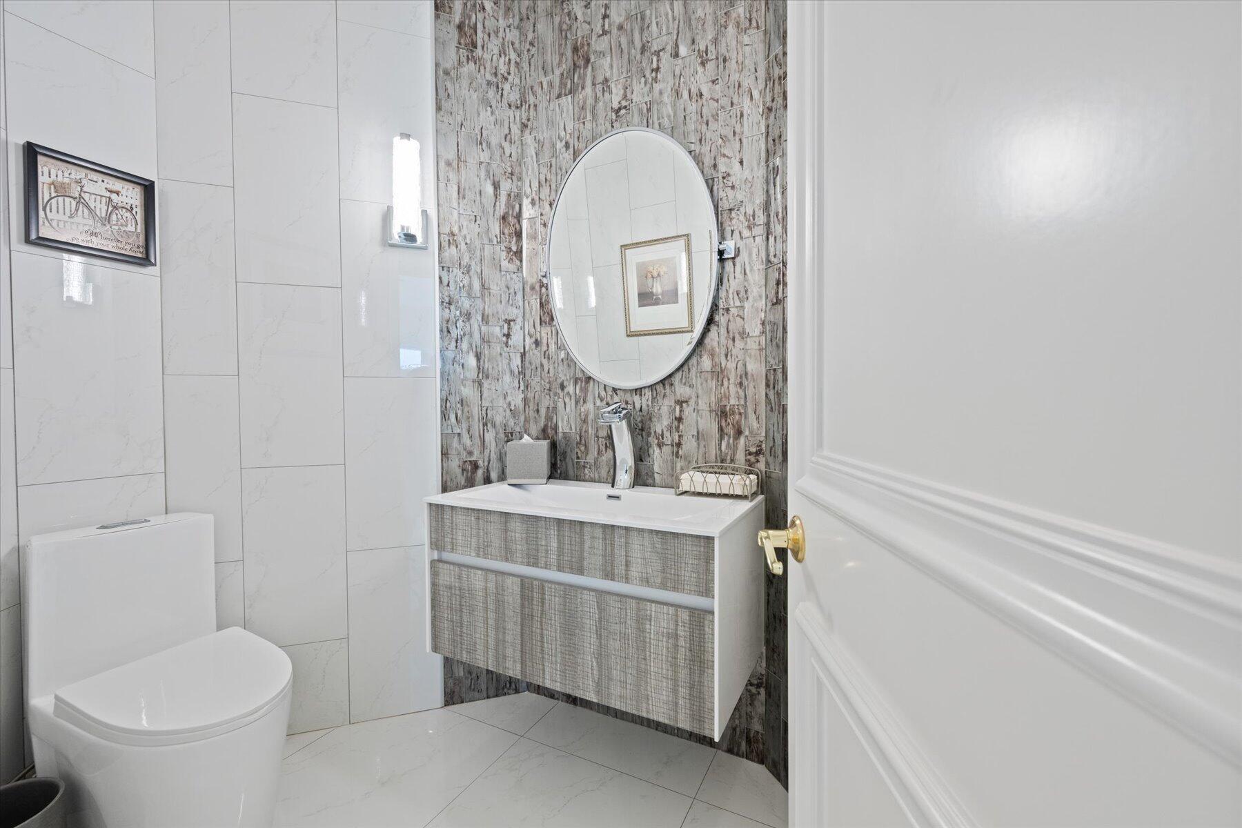 BREAKERS WEST - Residential