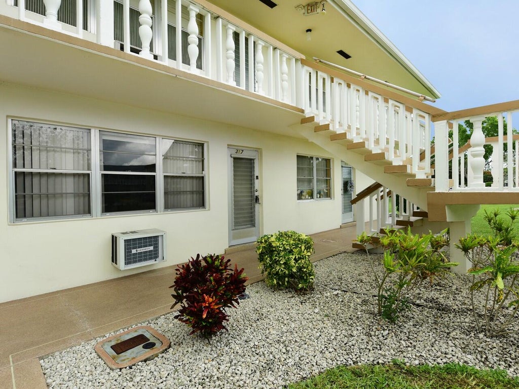 Photo of 317 Northampton P, West Palm Beach, FL 33417 (MLS # B26034039)